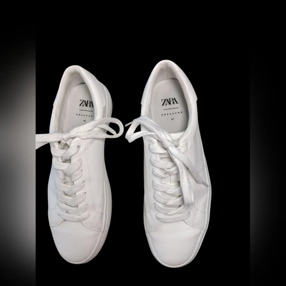 Zara White Everyday Sneakers  Leather Low Top Size 10 Minimalist Chic